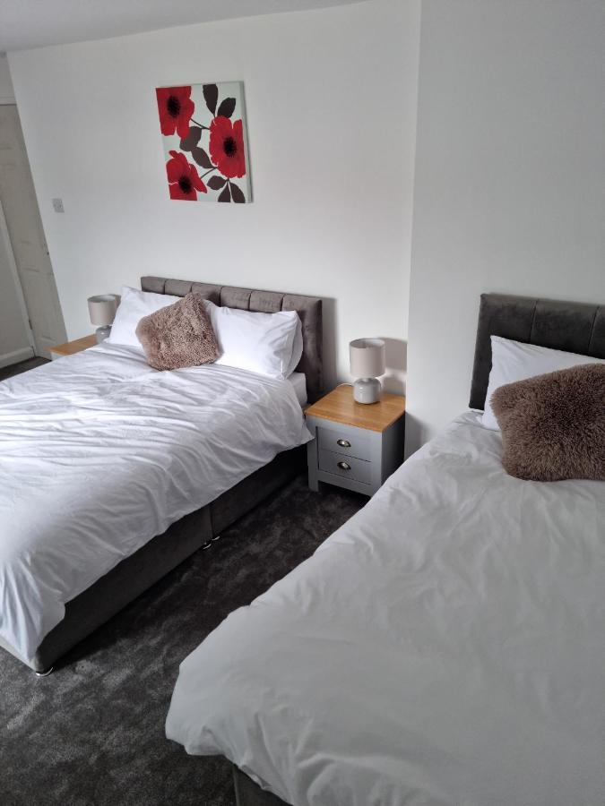 3 Bedroom House-Ellesmere Port Εξωτερικό φωτογραφία