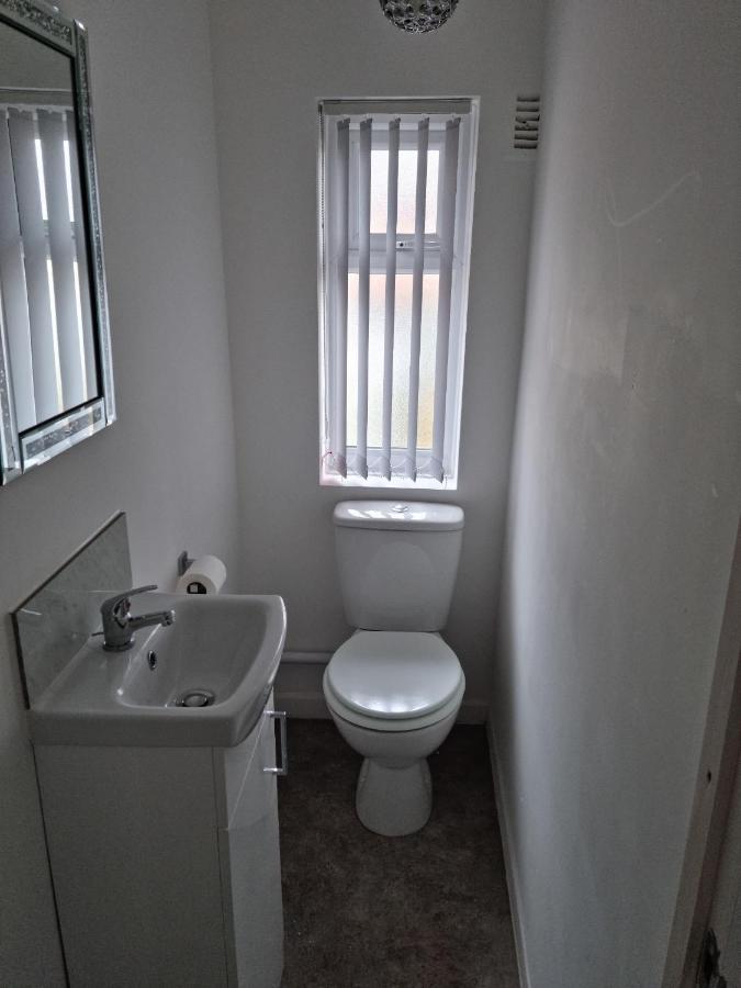3 Bedroom House-Ellesmere Port Εξωτερικό φωτογραφία